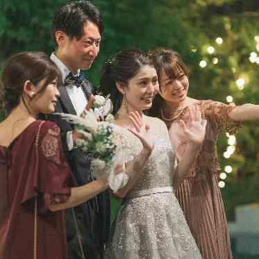 ザ・リーヴス プレミアムテラス ご披露宴では、ナイトガーデンでのお見送りもオススメ