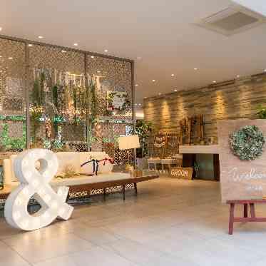 ザ・リーヴス プレミアムテラス 写真スポットになるラウンジスペース*