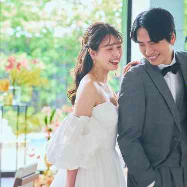 ザ・リーヴス プレミアムテラス SNSでも人気!フィオーレビアンカのドレスをご用意♪