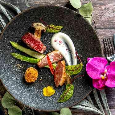 ラヴィーナ姫路 国産プレミアム牛フィレ肉と鴨ロース肉のポワレ