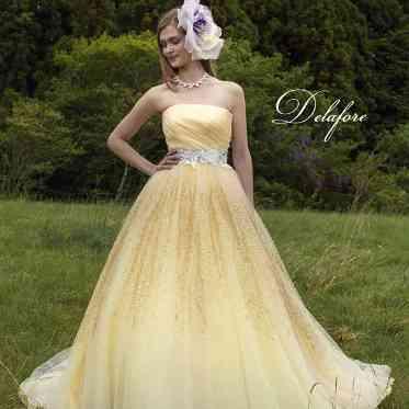 ラヴィーナ姫路 シルバーに輝くグリッターチュールスカートのふんわり感がかわいいプリンセスライン
