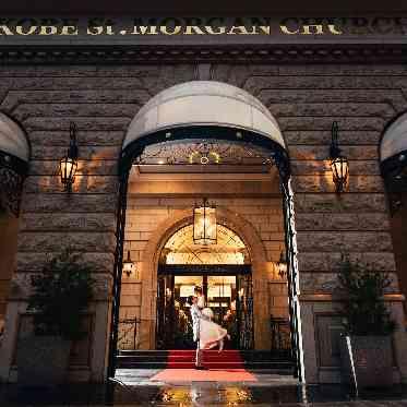 KOBE St.MORGAN CHURCH(神戸セントモルガン教会) 夕暮れのライトアップされた会場も人気