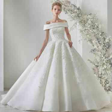 Dress:VICTRIA FRANCEZKA
Glitter