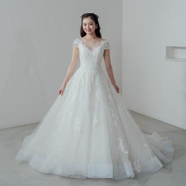 Dress:Wedding book
Lala