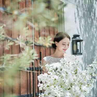 リヴァージュブラン 邸宅の最上階に造られた光が溢れる開放的なチャペル