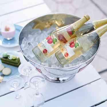 リヴァージュブラン 華やかなデザート&ドリンクで彩りを