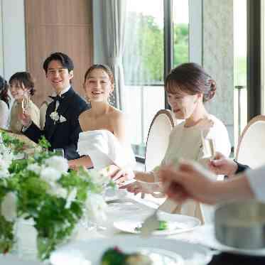 アプローズスクエア 東京迎賓館 大切な家族に囲まれて和やかな食事会