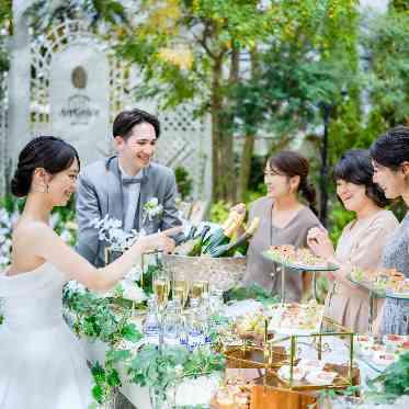 【ガーデン】ウェルカムパーティーはフードとドリンクでおもてなし