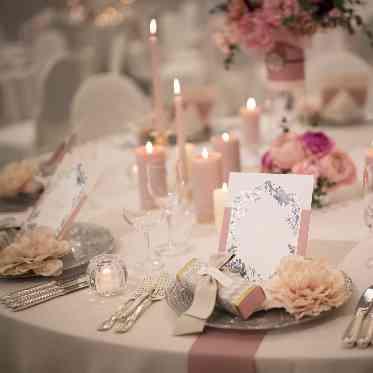 新横浜プリンスホテル スモーキーピンクで大人可愛い雰囲気に