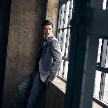 新横浜プリンスホテル 普段とは違うスーツ姿もとことん吟味して決められます。