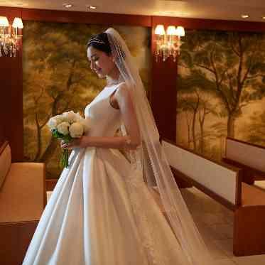 パーク ハイアット 東京 緑豊かなアートが配され、新郎新婦が写真映えするチャペル