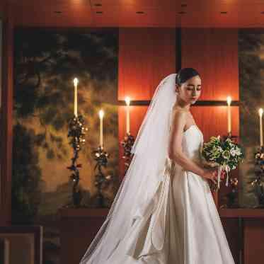 パーク ハイアット 東京 緑豊かなアートが配され、新郎新婦が写真映えするチャペル
