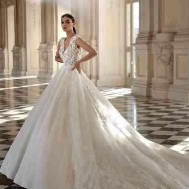 ストリングスホテル東京インターコンチネンタル 花嫁様をいかに美しく魅せるか、という信念が見事に表現された【PRONOVIAS】