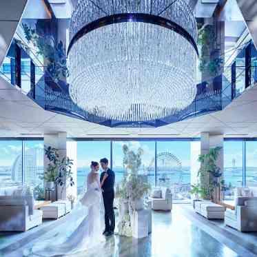 YOKOHAMA MONOLITH(横浜モノリス) 挙式入場前にはラウンジにて夫婦になる前の最後のひと時をあじわって