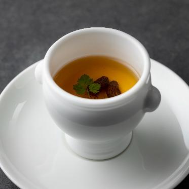 シェラトン都ホテル東京 【¥18,000】~モリーユ茸のコンソメスープ~