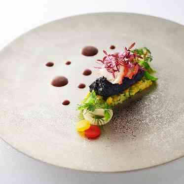 シェラトン都ホテル東京 【¥21,000】~鮑のキエフスタイルと伊勢海老 野菜のグレッグ~