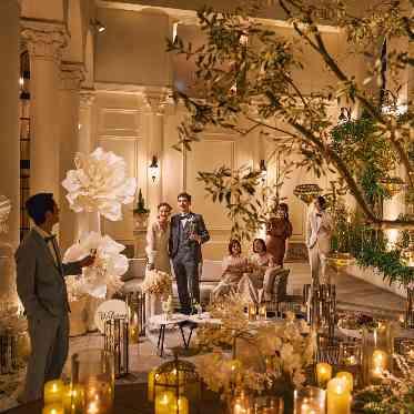 ベイサイド迎賓館(長崎)/テイクアンドギヴ・ニーズウェディング チャペル前の中庭ではウエルカムパーティや挙式後のフラワーシャワーを愉しんで