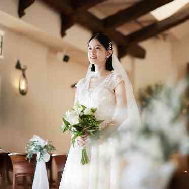 THE VILLAS NAGASAKI アットホームで落ち着く木目調のチャペルで