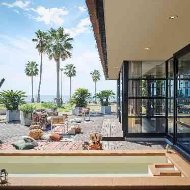 THE VILLAS NAGASAKI 青空の下でおふたりらしい空間を