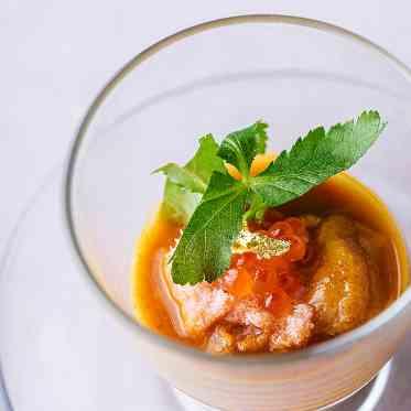 ズワイ蟹味噌とウニの旨味を詰め込んだ茶椀蒸し ウニ イクラ添え