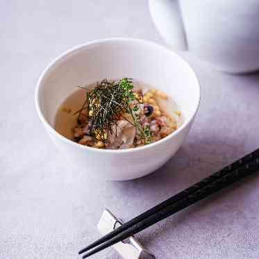 THE VILLAS NAGASAKI 雑穀米の出し茶漬け天然真鯛の甘味と花穂しそ