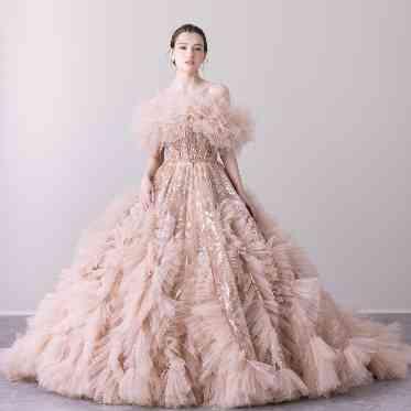 THE VILLAS NAGASAKI 自分らしさを輝かせる、運命のカラードレス