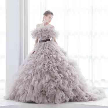 THE VILLAS NAGASAKI 自分らしさを輝かせる、運命のカラードレス