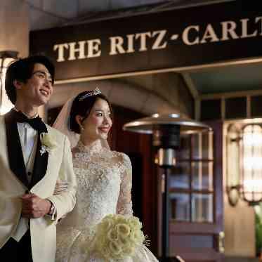 ザ・リッツ・カールトン大阪 アンティークの家具に囲まれて、落ち着きのある大人ウエディングを