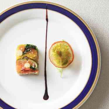 ザ・リッツ・カールトン大阪 旬の食材が奏でるハーモニーと、五感を満たす味の芸術をお楽しみください