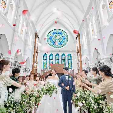 アルカンシエル luxe mariage 大阪 ゲストからの温かな祝福をあびて