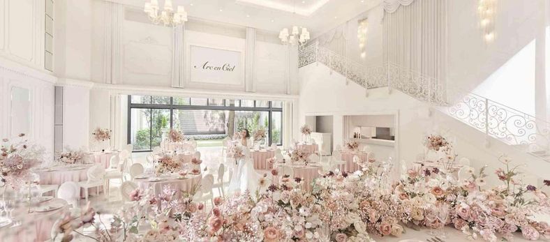 アルカンシエルリュクスマリアージュ大阪 披露宴会場の写真1