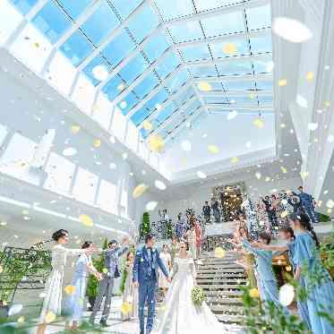 アルカンシエル luxe mariage 大阪 全天候型で安心のフラワーシャワー