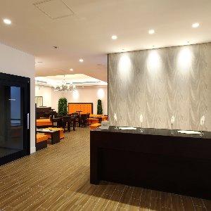 アルカンシエル luxe mariage 大阪 待合室など、各お部屋に喫煙室を完備