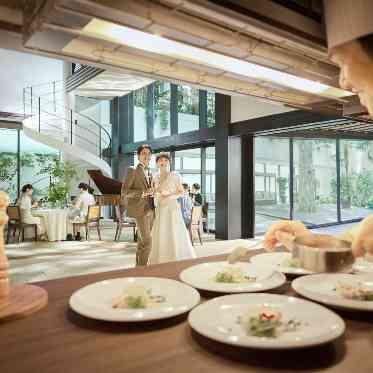 アルカンシエル luxe mariage 大阪 オープンキッチンから出来立てをお届け