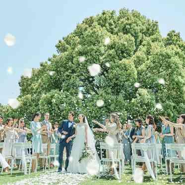 迎賓館 広大なガーデンで祝福を