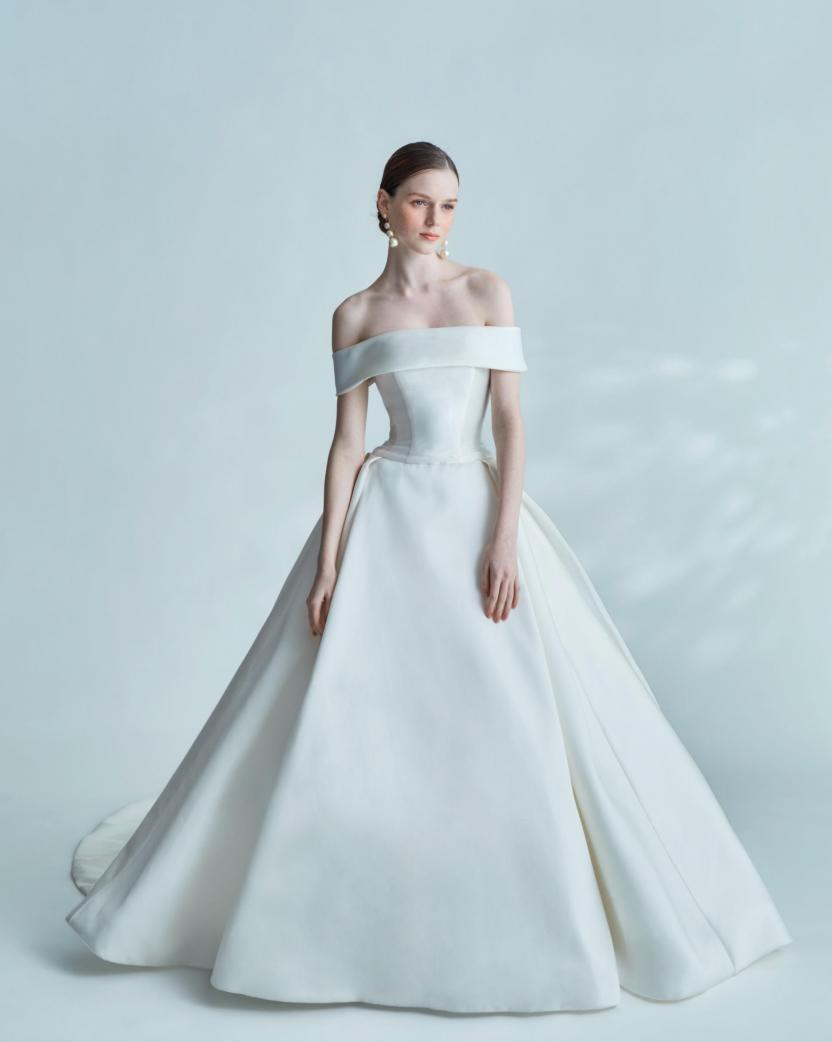 迎賓館 ドレス・衣装