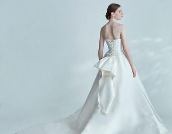 迎賓館 ドレス・衣装の写真2