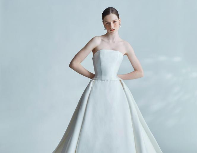 迎賓館 ドレス・衣装