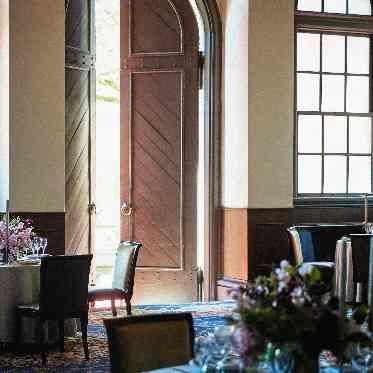 旧桜宮公会堂 随所に歴史感じる厳かな空間