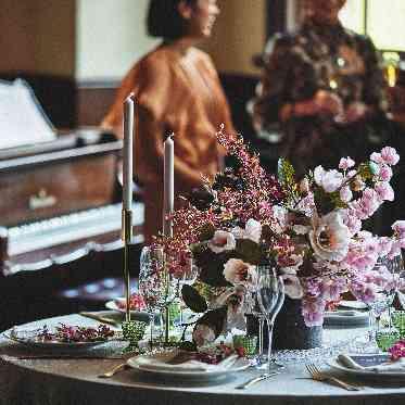 旧桜宮公会堂 卓上のコーディネートも空間演出のひとつ