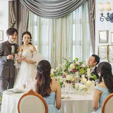 ホテル阪急インターナショナル 会場中のゲストが一体となり心を通わせる温かなパーティを演出する。