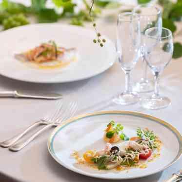 ホテル阪急インターナショナル 見た目の鮮やかさにもこだわりを