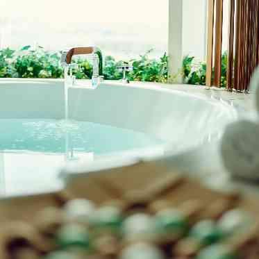 ヨコハマ グランド インターコンチネンタル ホテル 海を望むホテル内SPAでゆったりと美しさに磨きをかけて。
