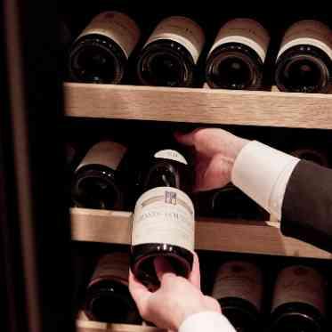 ヨコハマ グランド インターコンチネンタル ホテル ドリンクメニューも豊富に用意。ホテルのソムリエが料理とのペアリングもご提案します