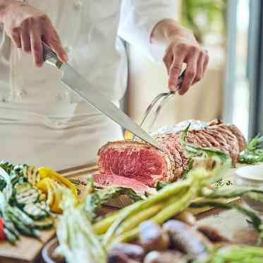 アーヴェリール迎賓館(岡山)/テイクアンドギヴ・ニーズウェディング 1週間かけて仕込み、丁寧に仕上げられるお料理