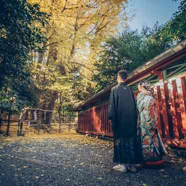 大國魂神社　結婚式場 秋の境内