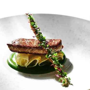 アルカーサル高崎 厳選された食材で見た目も美しい料理。最高のおもてなしを