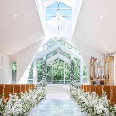 自然光あふれるチャペル