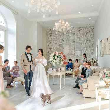 アートグレイス フォレスト迎賓館 暑い夏の日や雨の日も安心♪広々リビングでおもてなし