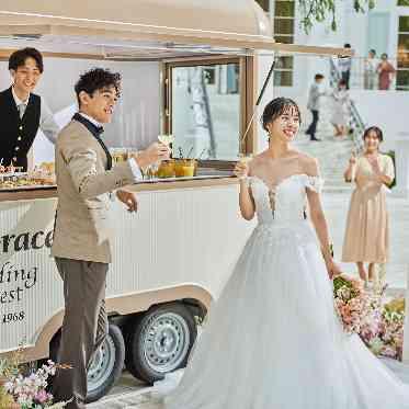 ドリンクだけでなくフィンガーフードやデザートも似合う